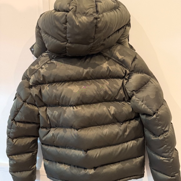 Moncler Boys Size 14 Camo Puffer - Picture 9 of 13